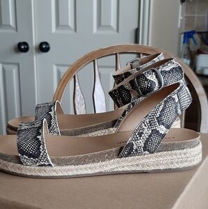 Lucky Brand Black and Tan Espadrille Sandals with Snakeskin Pattern